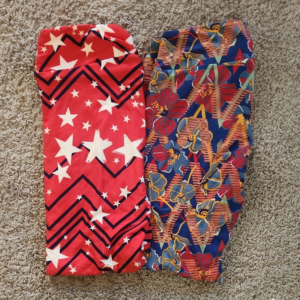 LuLaRoe Red and White Star Leggings